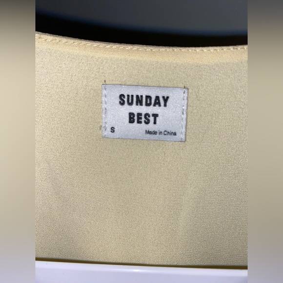 Sunday best small blouse - Picture 2 of 3